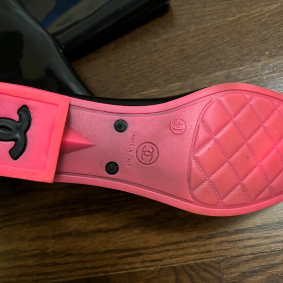Chanel Cap Toe Black/Pink Rainboots - Picture 8 of 10